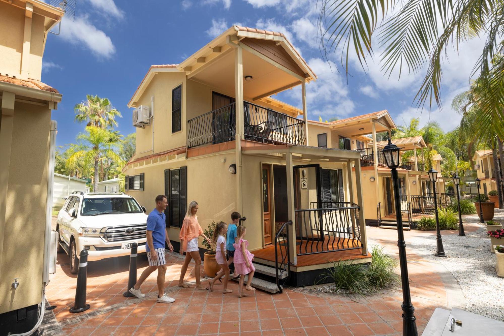 גולד קוסט Ashmore Palms Holiday Village מראה חיצוני תמונה