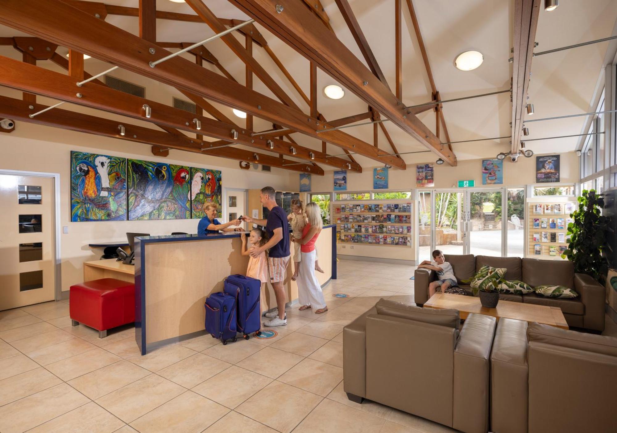 גולד קוסט Ashmore Palms Holiday Village מראה חיצוני תמונה